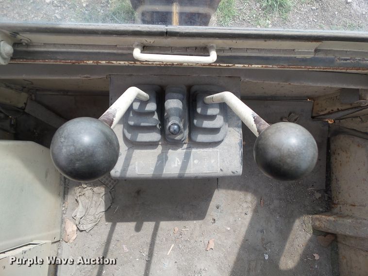 image for item HF9903 1983 John Deere 410B  backhoe