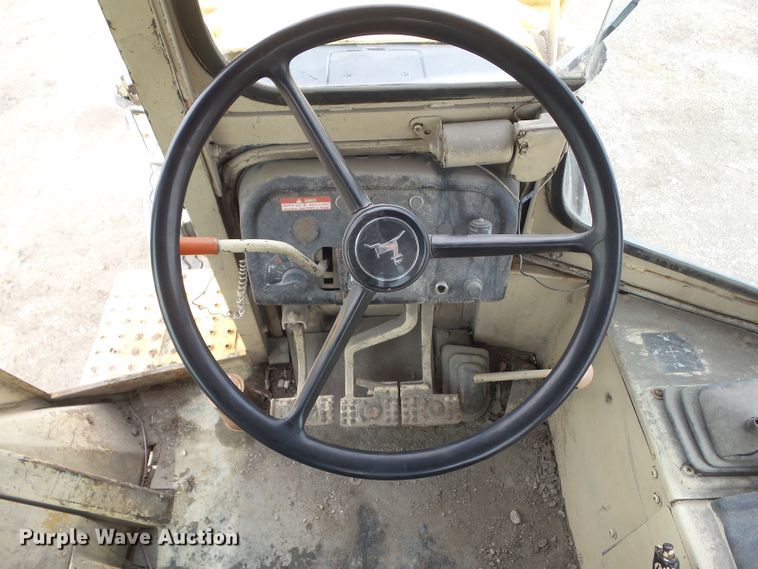 image for item HF9903 1983 John Deere 410B  backhoe