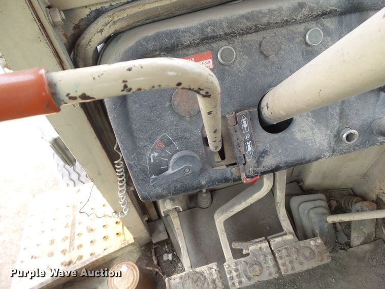 image for item HF9903 1983 John Deere 410B  backhoe