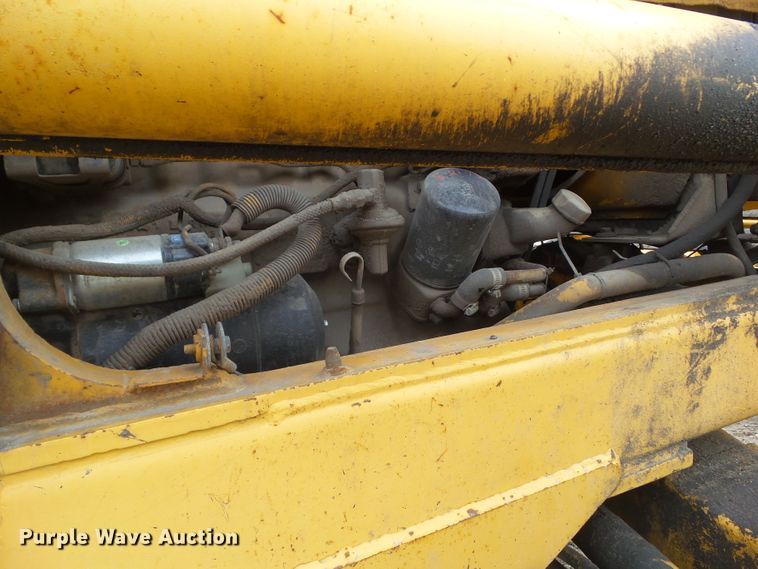 image for item HF9903 1983 John Deere 410B  backhoe