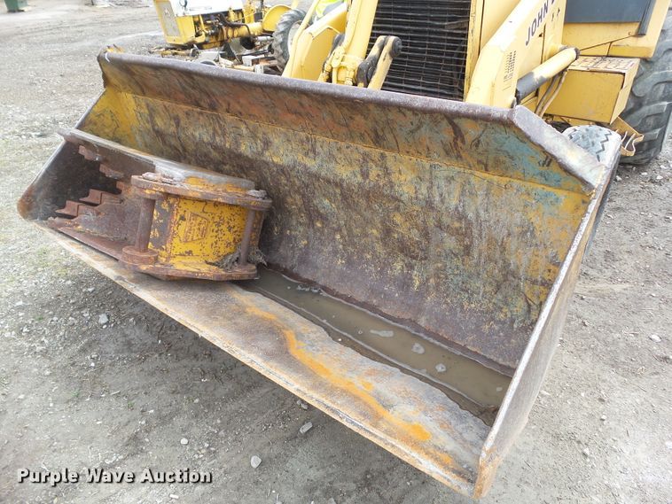 image for item HF9903 1983 John Deere 410B  backhoe