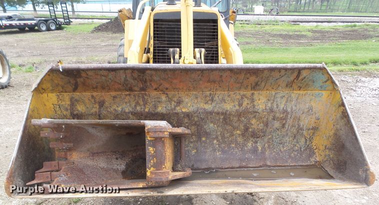 image for item HF9903 1983 John Deere 410B  backhoe