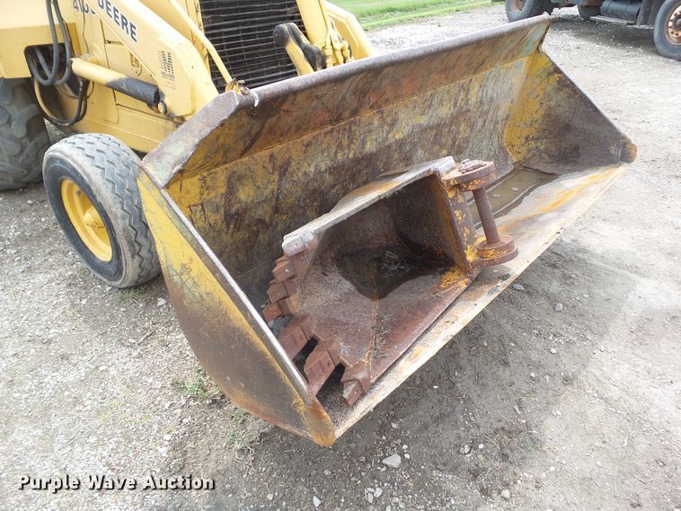 image for item HF9903 1983 John Deere 410B  backhoe