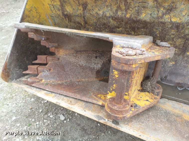 image for item HF9903 1983 John Deere 410B  backhoe