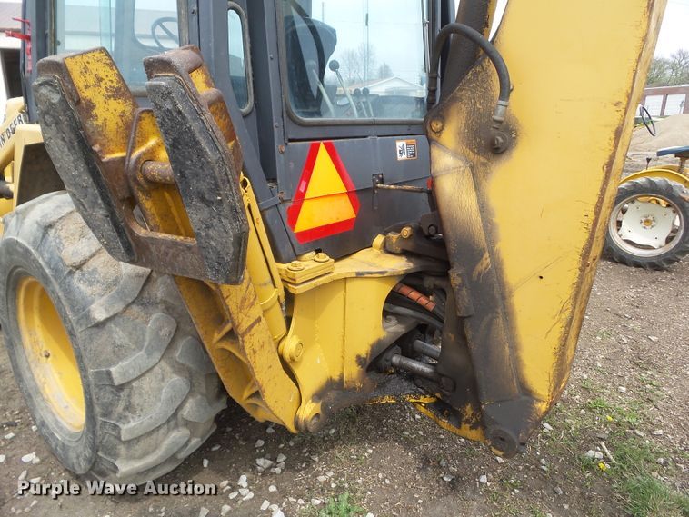 image for item HF9903 1983 John Deere 410B  backhoe