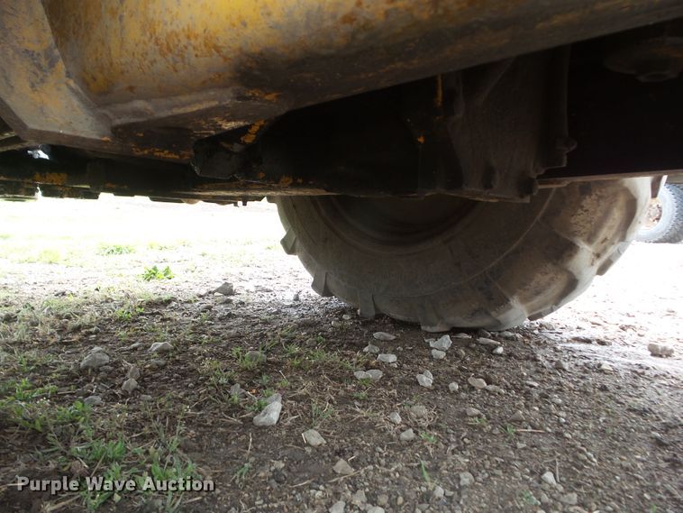 image for item HF9903 1983 John Deere 410B  backhoe