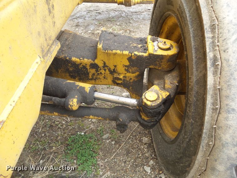 image for item HF9903 1983 John Deere 410B  backhoe