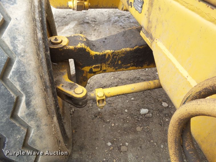 image for item HF9903 1983 John Deere 410B  backhoe