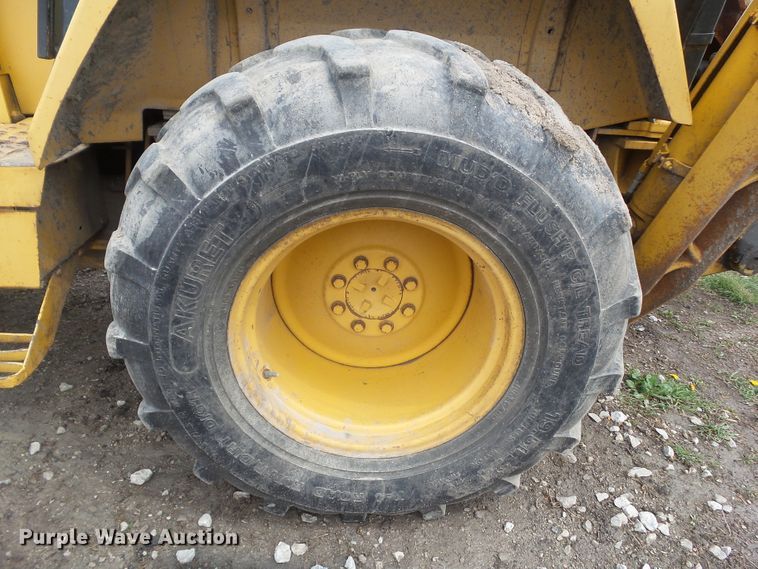 image for item HF9903 1983 John Deere 410B  backhoe