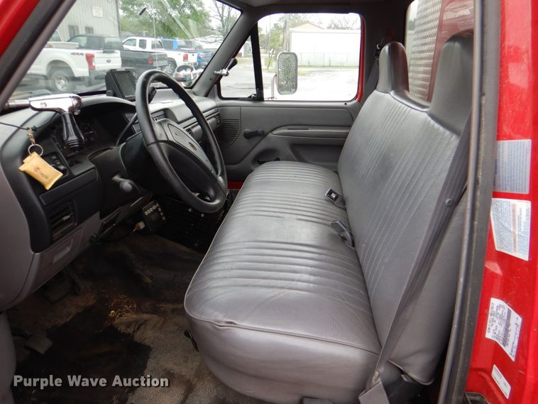 image for item HL9450 1996 Ford F450 Super Duty  rescue vehicle