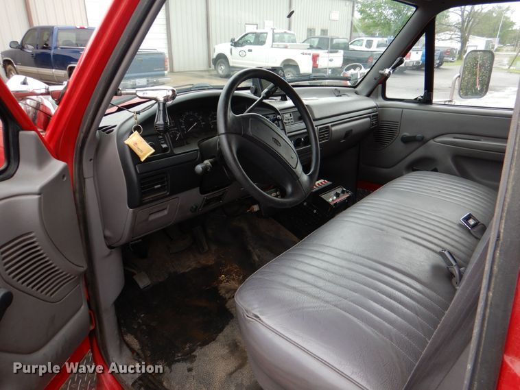 image for item HL9450 1996 Ford F450 Super Duty  rescue vehicle