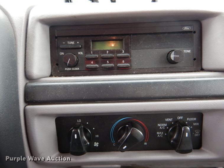 image for item HL9450 1996 Ford F450 Super Duty  rescue vehicle