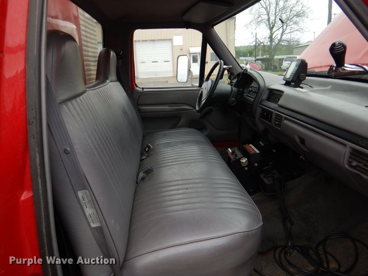 image for item HL9450 1996 Ford F450 Super Duty  rescue vehicle