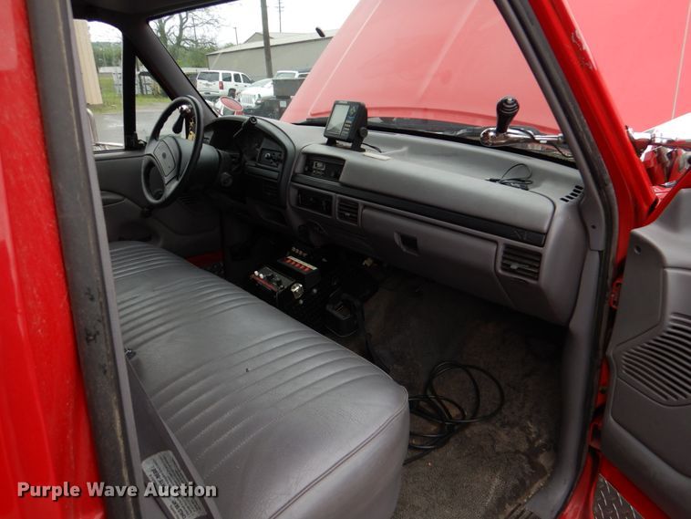 image for item HL9450 1996 Ford F450 Super Duty  rescue vehicle