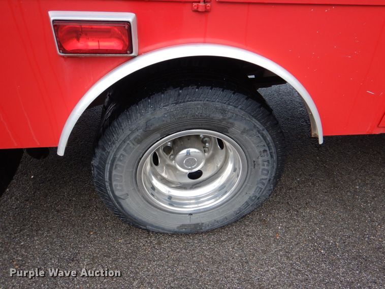 image for item HL9450 1996 Ford F450 Super Duty  rescue vehicle