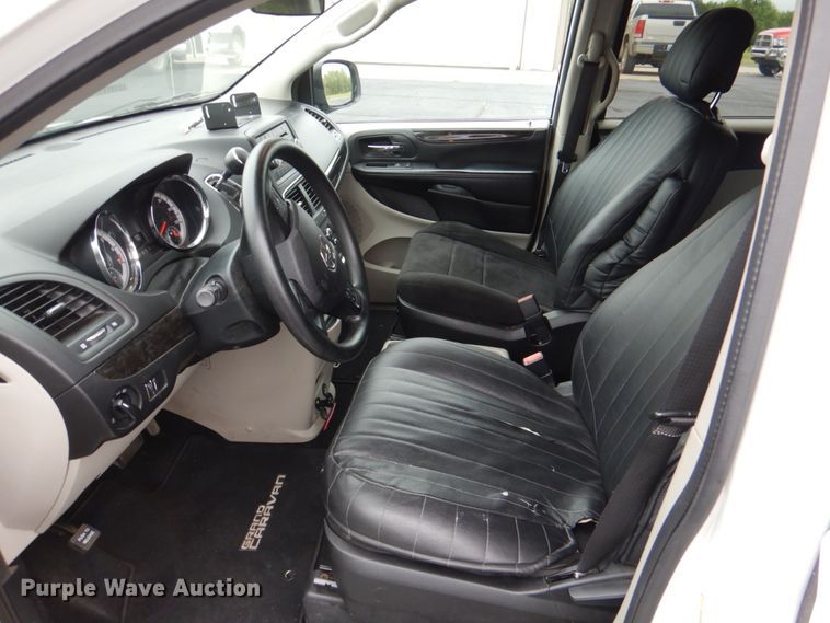 image for item HL9463 2013 Dodge Grand Caravan  van