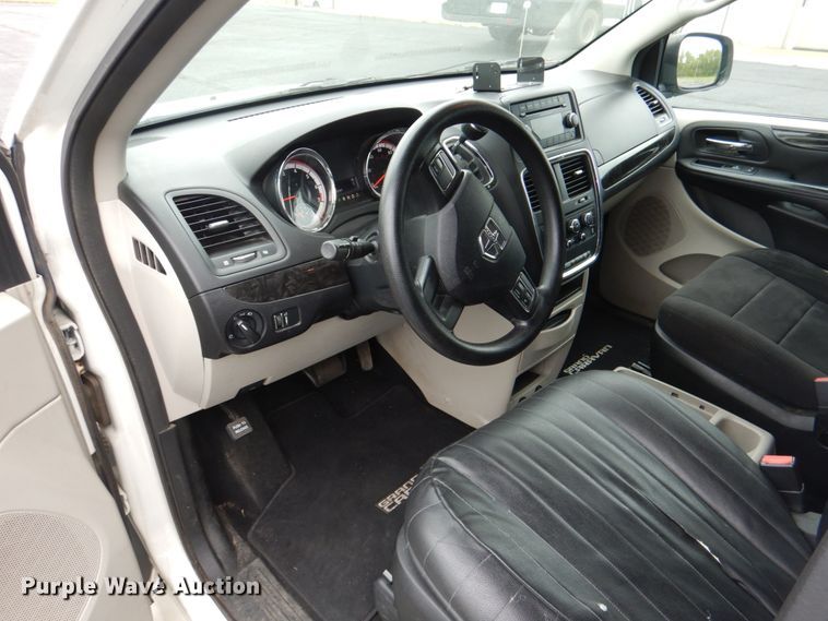 image for item HL9463 2013 Dodge Grand Caravan  van