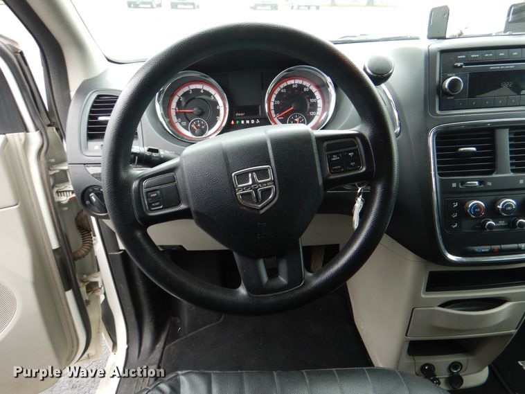 image for item HL9463 2013 Dodge Grand Caravan  van