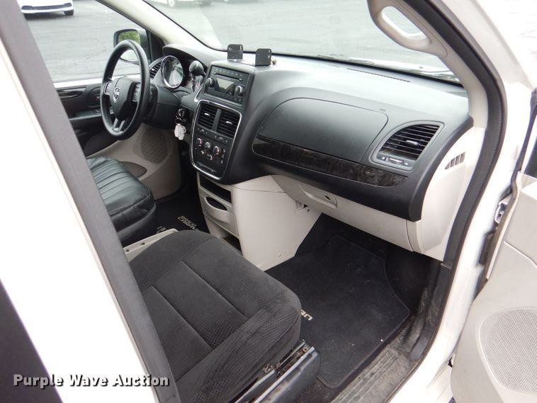 image for item HL9463 2013 Dodge Grand Caravan  van