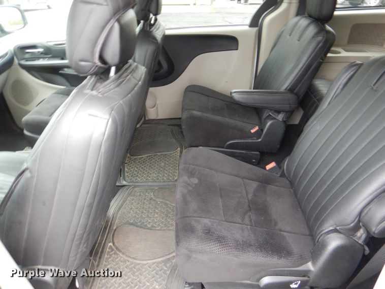 image for item HL9463 2013 Dodge Grand Caravan  van