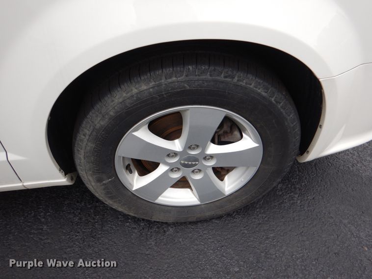 image for item HL9463 2013 Dodge Grand Caravan  van