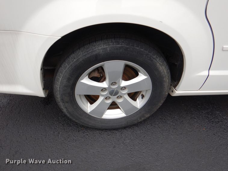 image for item HL9463 2013 Dodge Grand Caravan  van