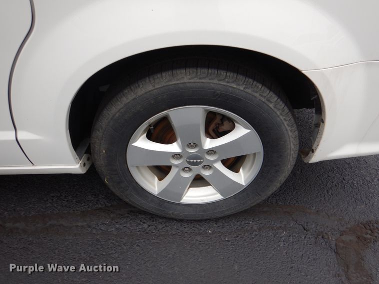 image for item HL9463 2013 Dodge Grand Caravan  van