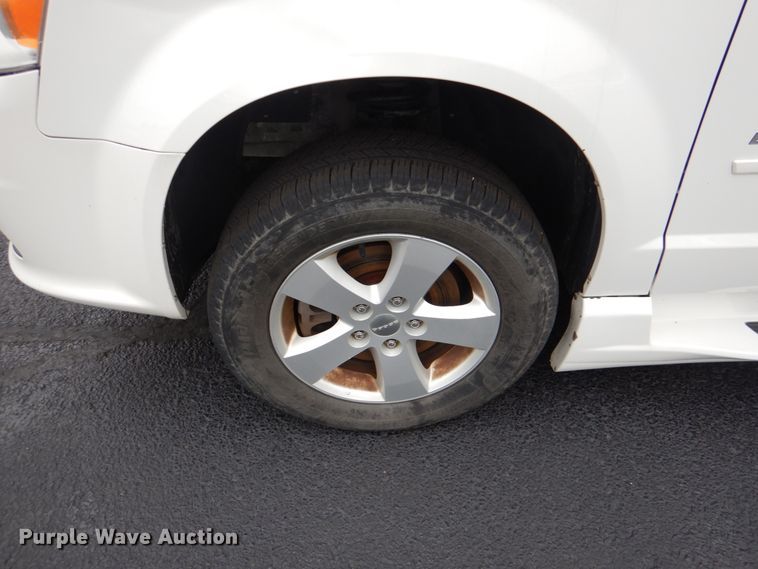 image for item HL9465 2013 Dodge Grand Caravan  handicap accessible van