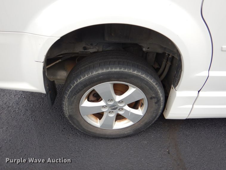image for item HL9465 2013 Dodge Grand Caravan  handicap accessible van
