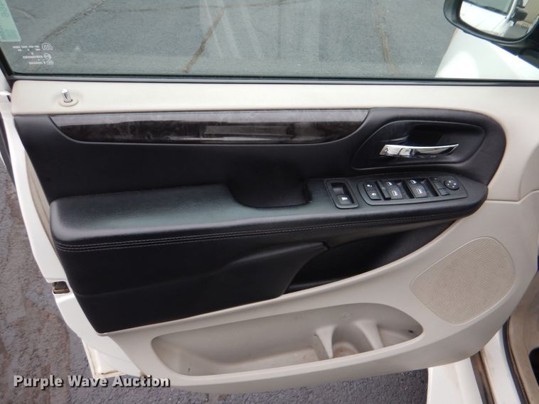 image for item HL9466 2013 Dodge Grand Caravan  handicap accessible van