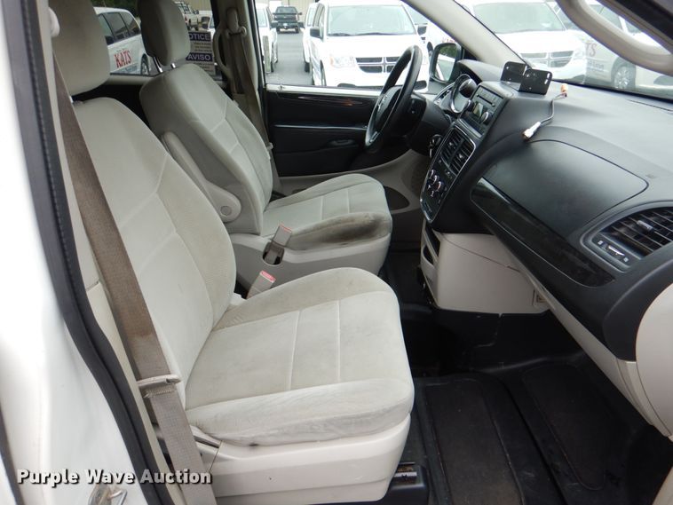 image for item HL9466 2013 Dodge Grand Caravan  handicap accessible van