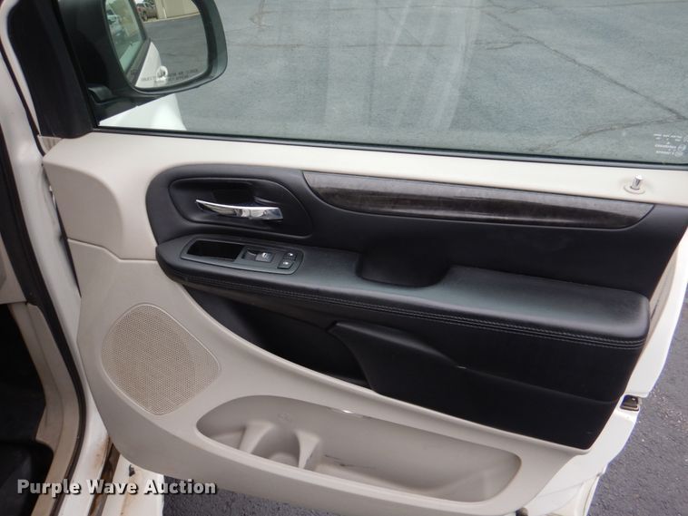 image for item HL9466 2013 Dodge Grand Caravan  handicap accessible van