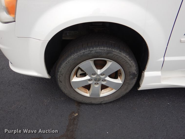 image for item HL9466 2013 Dodge Grand Caravan  handicap accessible van