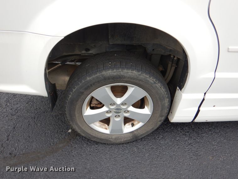 image for item HL9467 2013 Dodge Grand Caravan  handicap accessible van