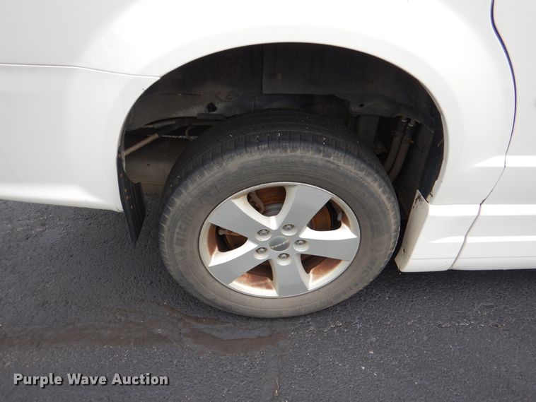 image for item HL9468 2013 Dodge Grand Caravan  handicap accessible van