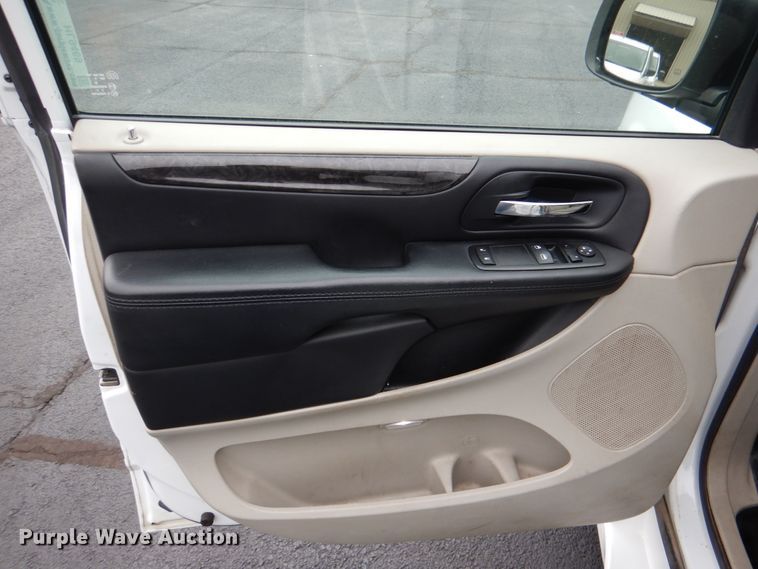 image for item HL9469 2014 Dodge Grand Caravan  handicap accessible van