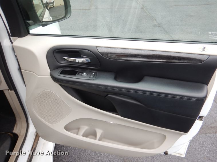 image for item HL9469 2014 Dodge Grand Caravan  handicap accessible van