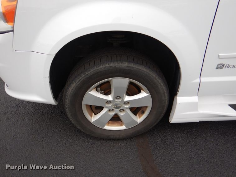 image for item HL9469 2014 Dodge Grand Caravan  handicap accessible van