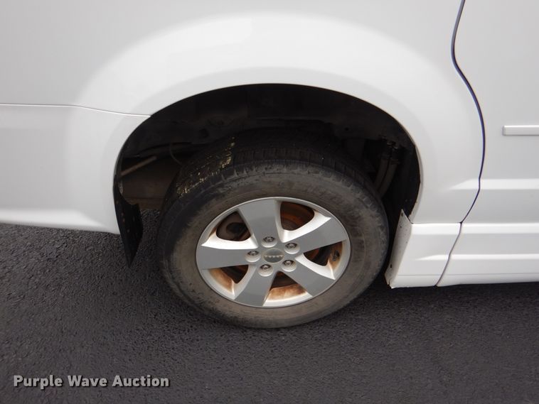 image for item HL9469 2014 Dodge Grand Caravan  handicap accessible van