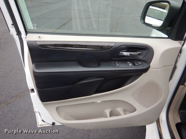 image for item HL9470 2014 Dodge Grand Caravan  handicap accessible van