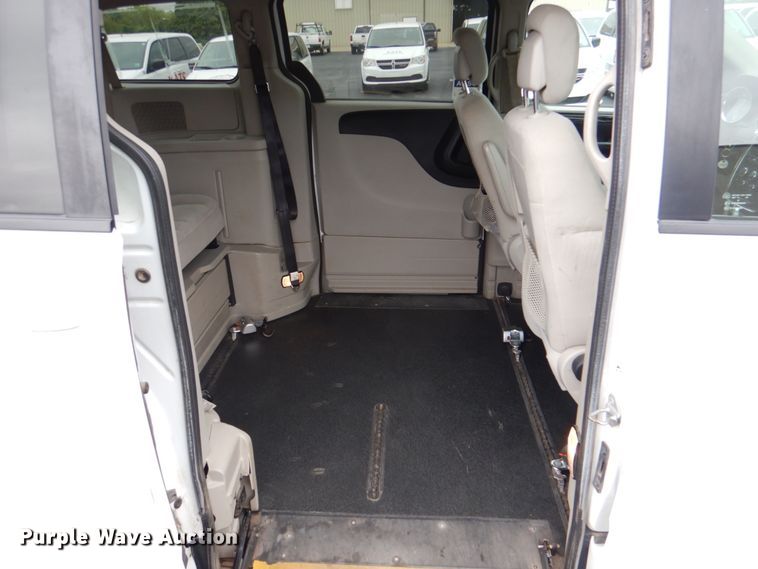 image for item HL9470 2014 Dodge Grand Caravan  handicap accessible van