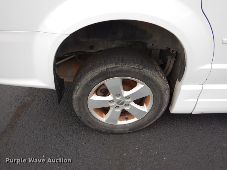 image for item HL9470 2014 Dodge Grand Caravan  handicap accessible van