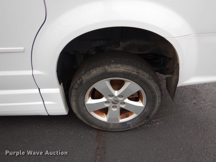 image for item HL9470 2014 Dodge Grand Caravan  handicap accessible van