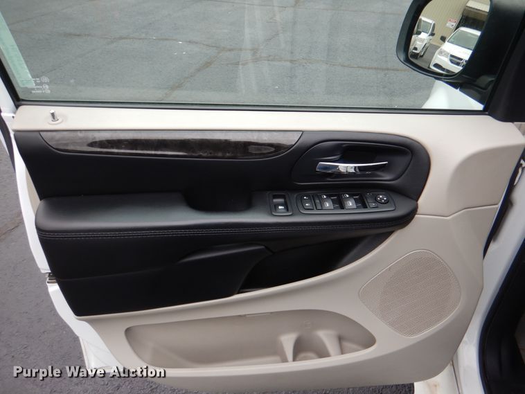 image for item HL9471 2014 Dodge Grand Caravan  handicap accessible van