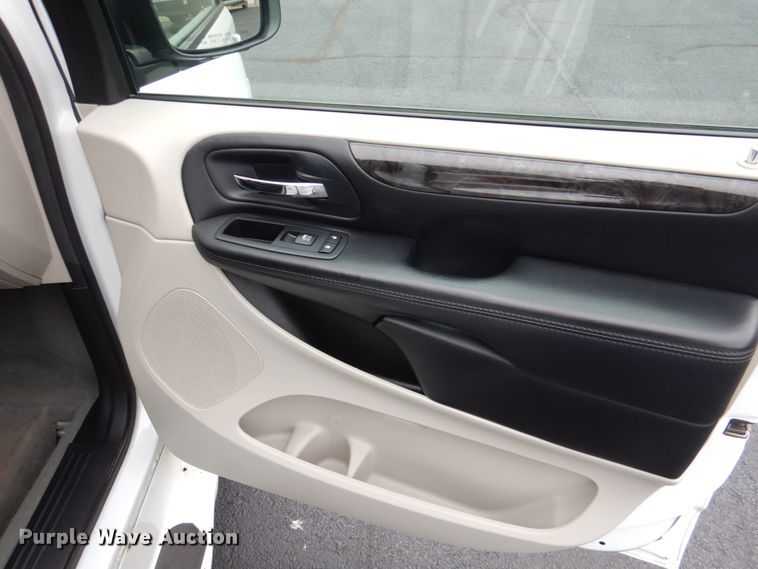 image for item HL9471 2014 Dodge Grand Caravan  handicap accessible van