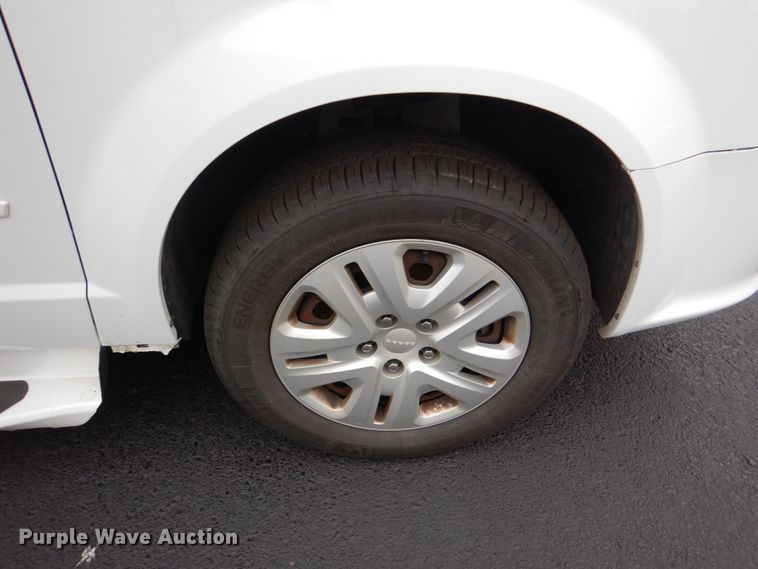 image for item HL9471 2014 Dodge Grand Caravan  handicap accessible van