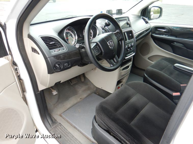 image for item HL9472 2015 Dodge Grand Caravan  handicap accessible van