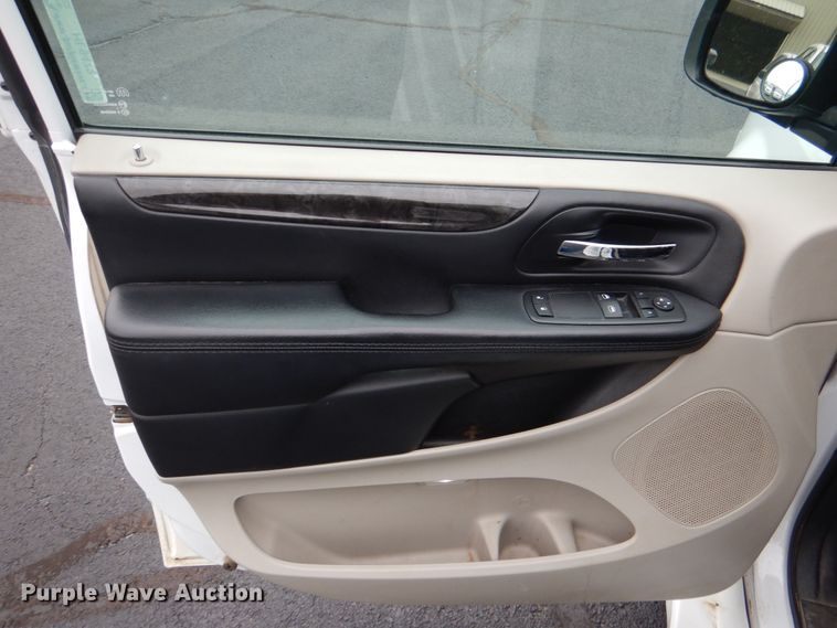 image for item HL9472 2015 Dodge Grand Caravan  handicap accessible van