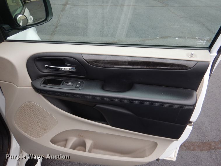 image for item HL9472 2015 Dodge Grand Caravan  handicap accessible van