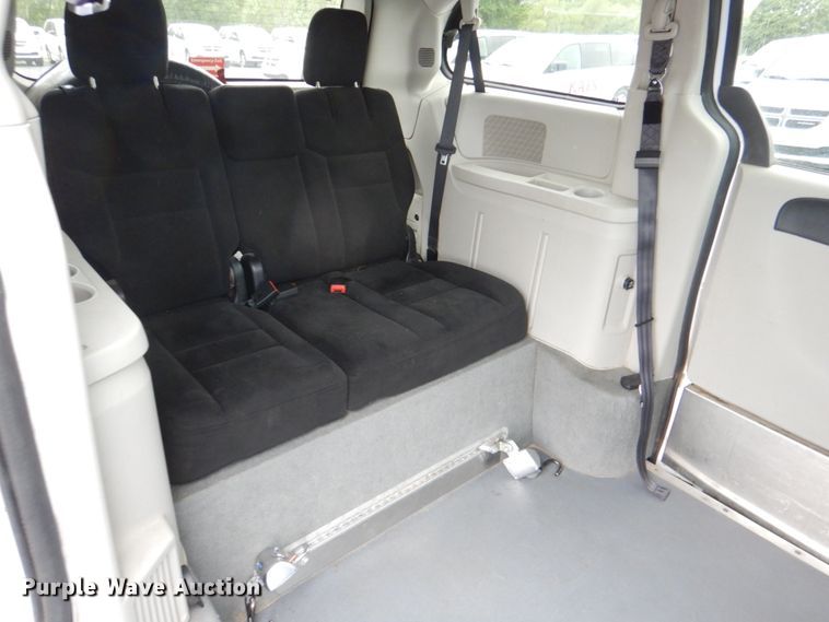 image for item HL9472 2015 Dodge Grand Caravan  handicap accessible van
